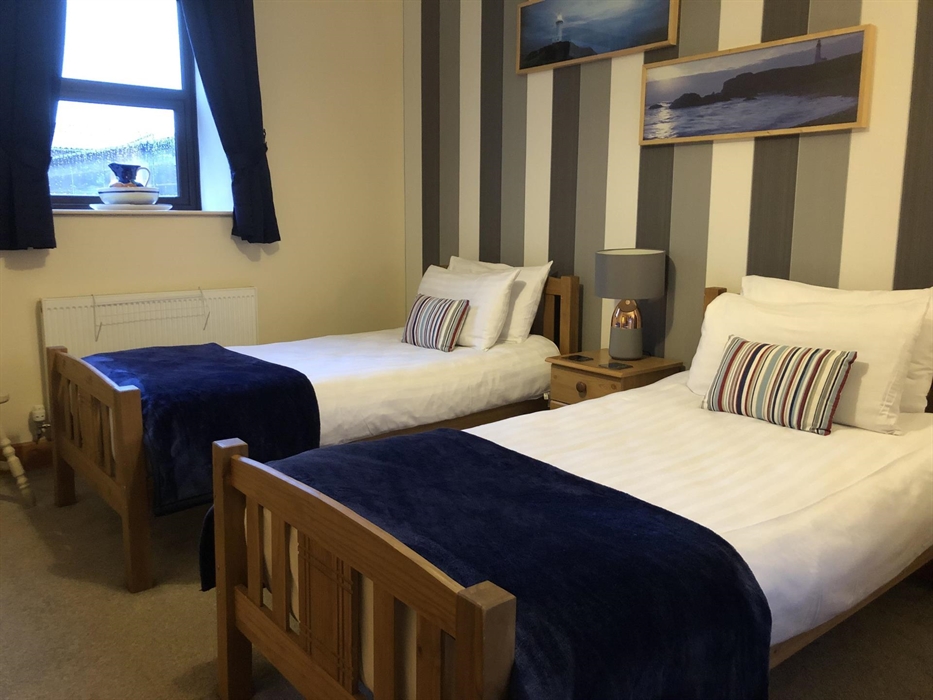 Twin bedroom - Stables Cottage