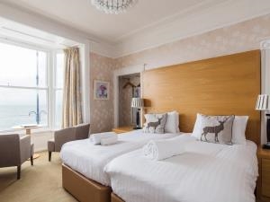 Gwesty'r Marine Hotel