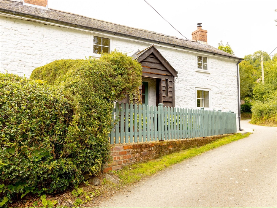 2 bedroom self catering cottage, dog friendly with a secure garden. Located in Mid Wales.