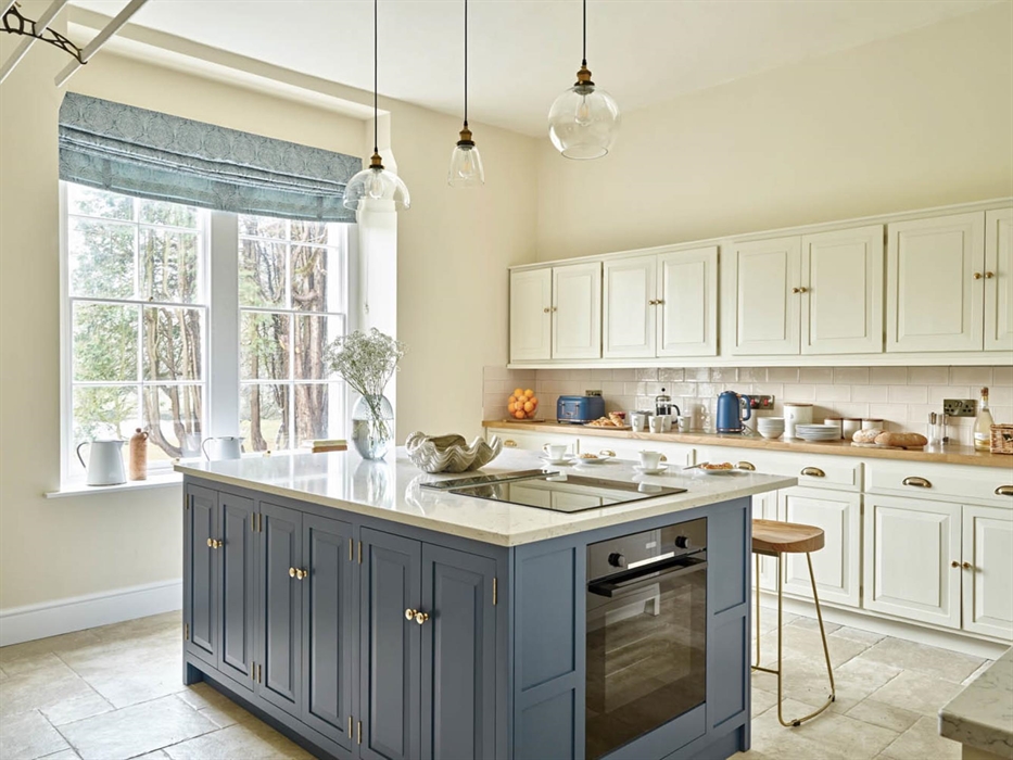 Plas Mantyderi Manor