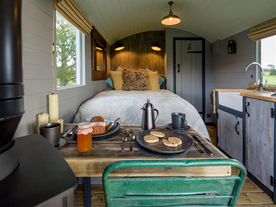 Named after the sixth daughter of Llywelyn the Great (c. 1173 – 11 April 1240)
www.luxuryglampingwales.co.uk