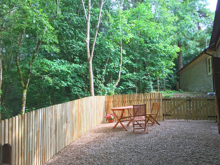 Behind Drovers Retreat this area enables guests to enjoy the feeling of being in the forest with the sounds of the stream in the valley and the birds
