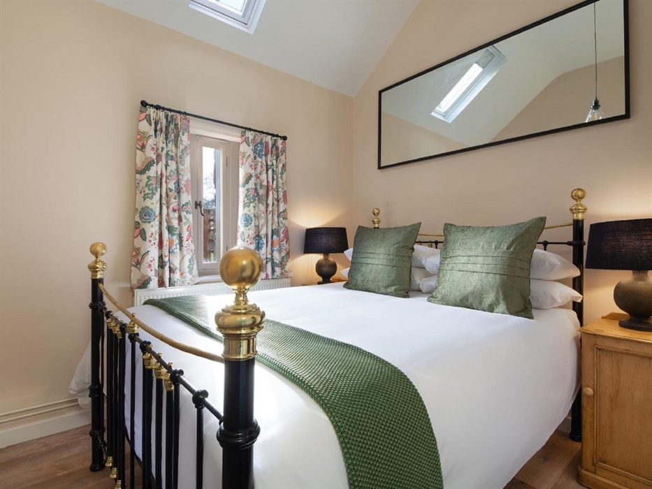Kymin Stables Double Bedroom