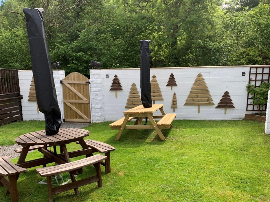 Tree Wall Garden - Enclosed garden, a great place to relax