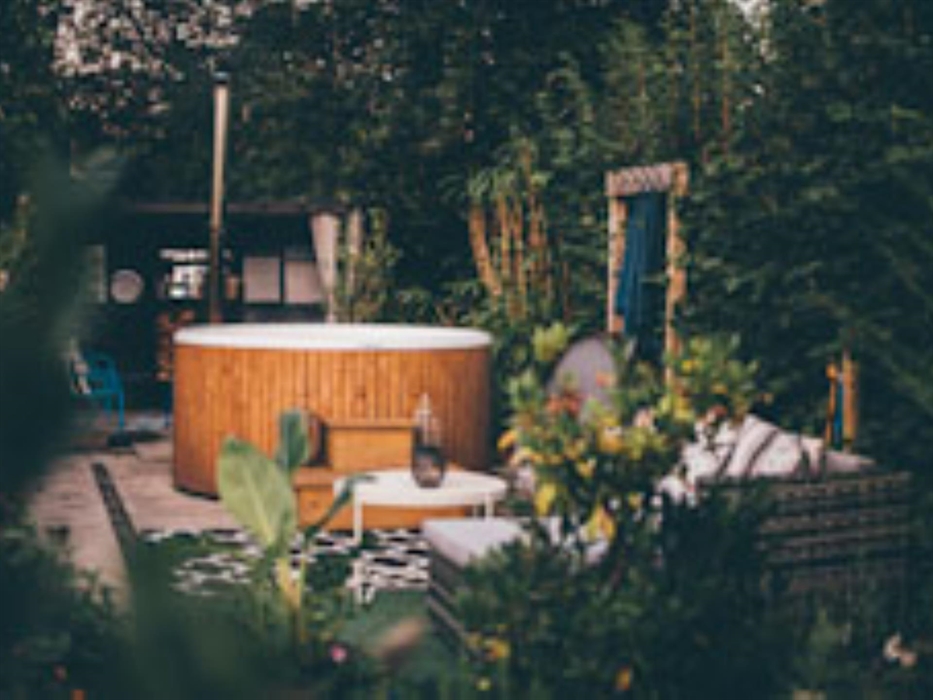 Wood-fired hot tub at Nantseren