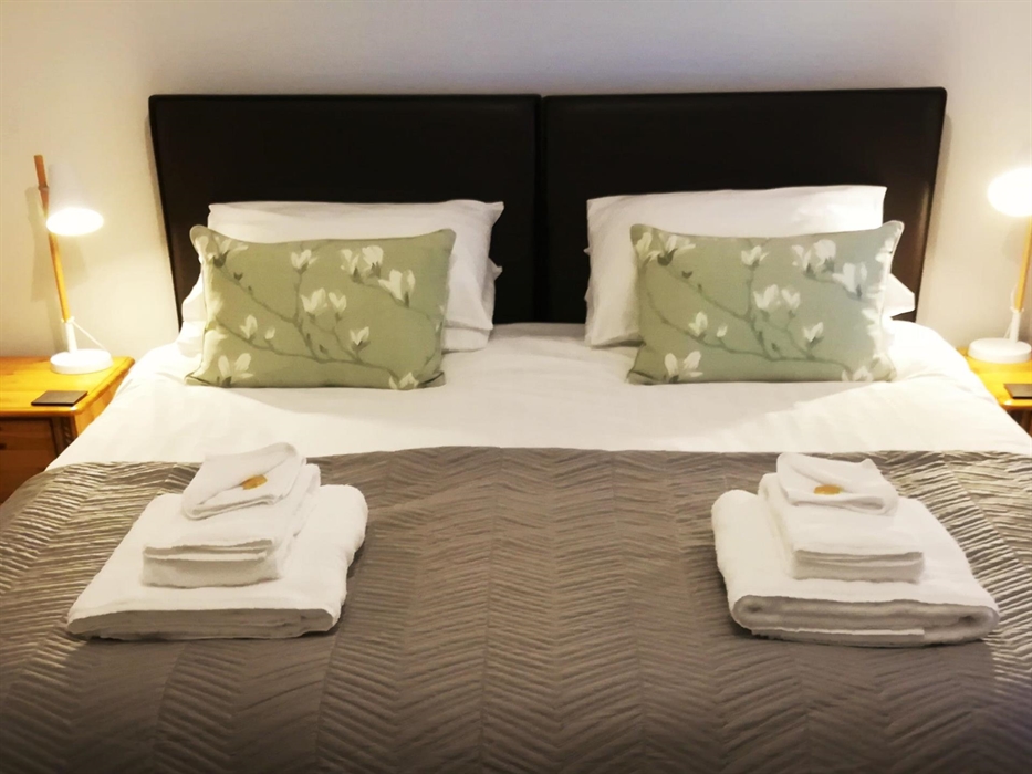 Room 7 - Super king or Twin