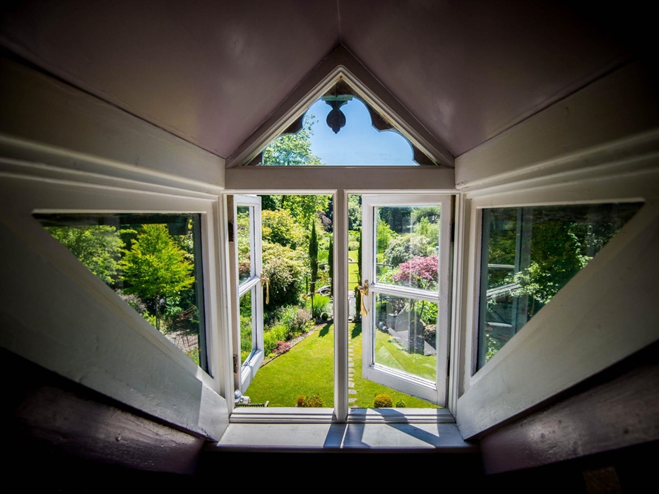 The Cors Country House