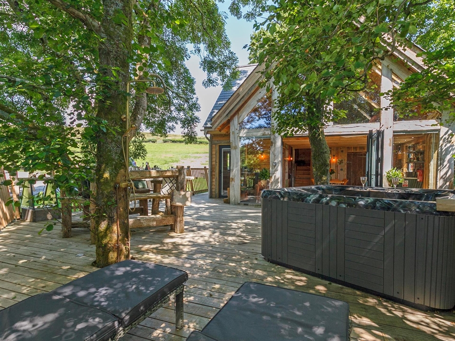 Outdoor area at Prince Llywelyn