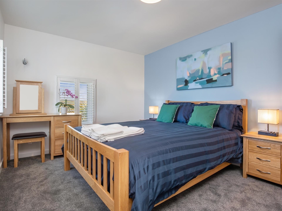 Bedroom 2 with king size bed