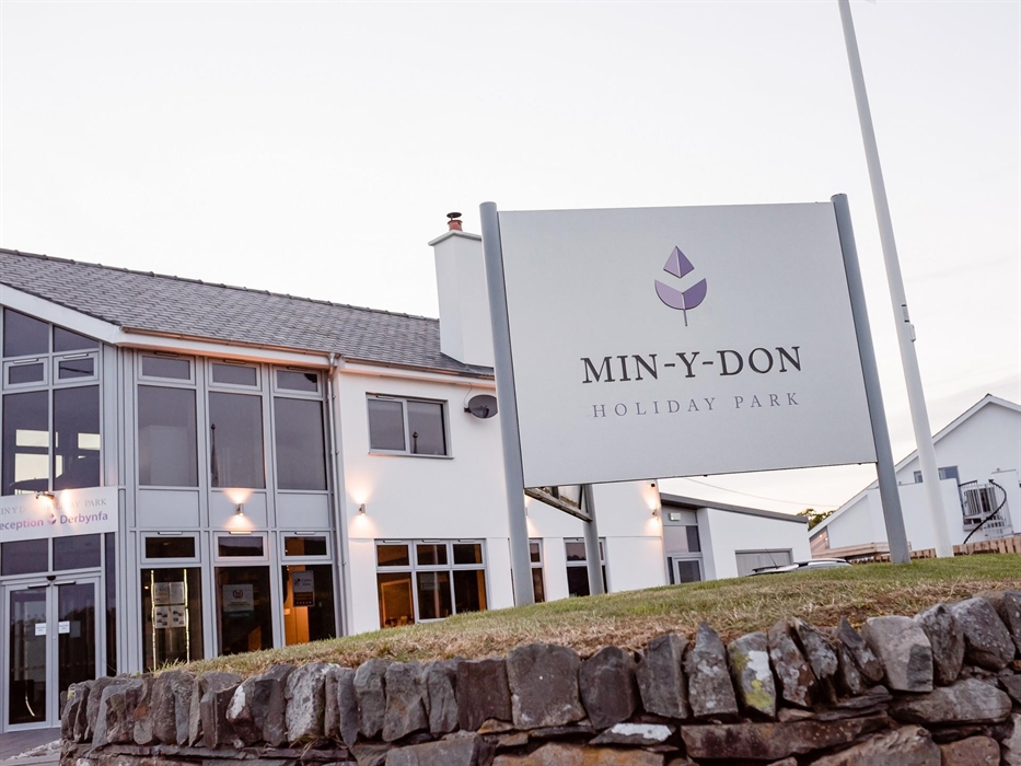 Min Y Don Holiday Park