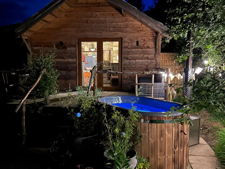 A night to remember. Hot tub and stargazing