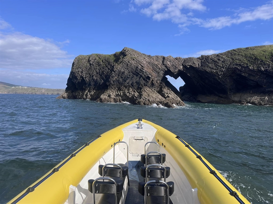Sea Serpent in front of Devil's Bridge, Worm's Head
