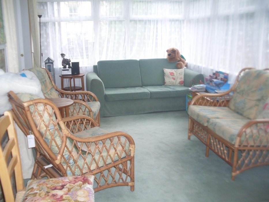 Open all day to enjoy cup of tea or bring a bottle and relax with family and friends. Games cupboard, maps and local information can be found here too