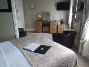 Superior Double En-suite with lounge area