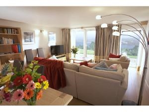 Apartment Lounge settee