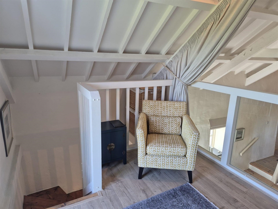 Glowty - Balcony Bedroom 3