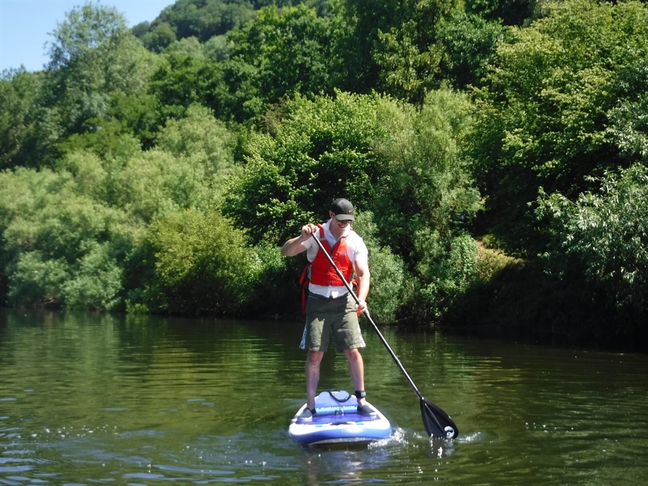 Stand-up paddleboarding with www.inspire2adventure.com on the River Wye Monmouthshire. Perfect for families, friends and groups looking for a half day
