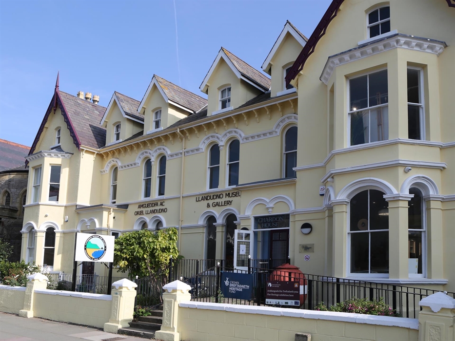 Llandudno Museum is in the heart of Victorian Llandudno. The Museum holds over 9000 objects covering 13000 years of history. Meet Blodwen our lady of