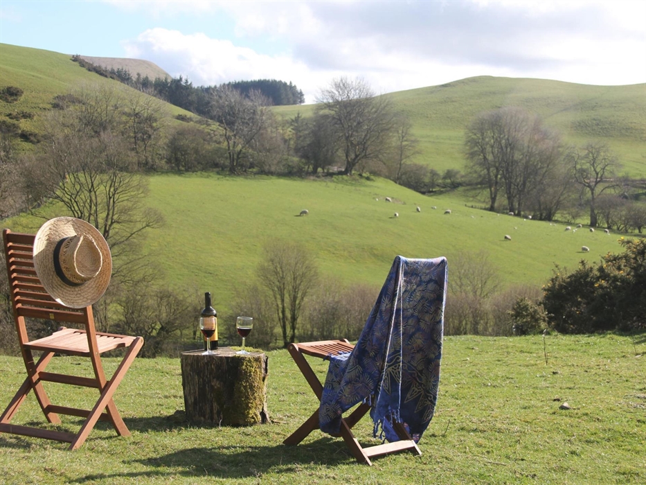 From field by Drovers Retreat towards Black Mixen and the Radnor Forest