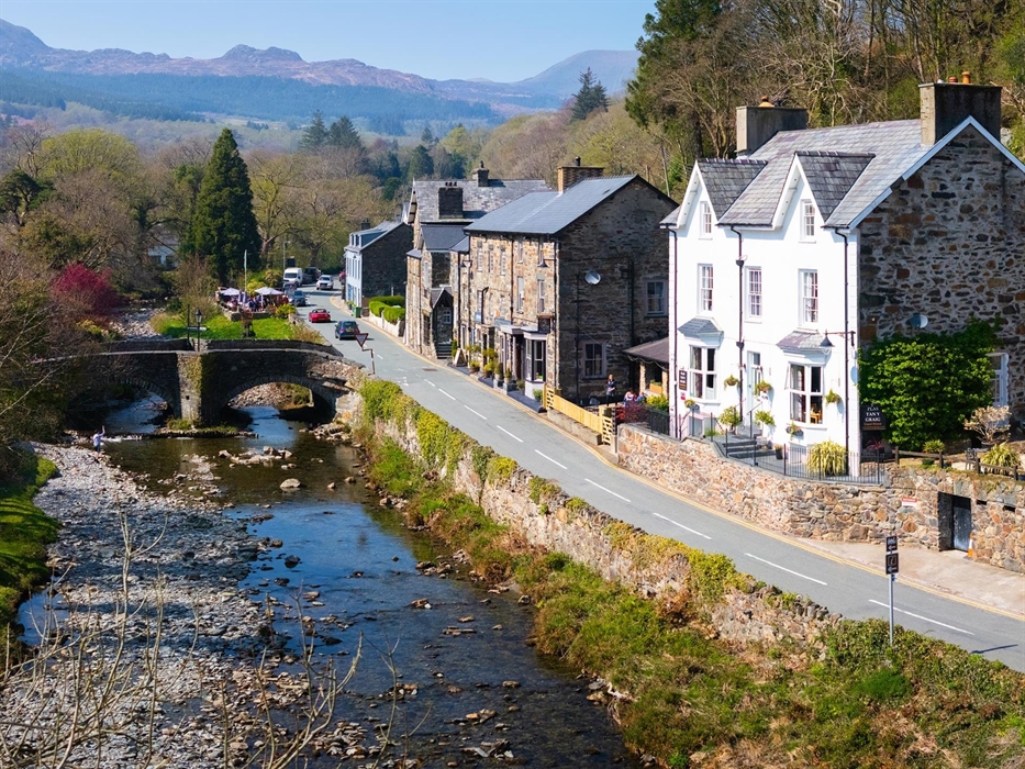 Welcome to Plas Tan y Graig - offering luxurious riverfront B&B accommodation with breath-taking views in Eryri | Snowdonia National Park