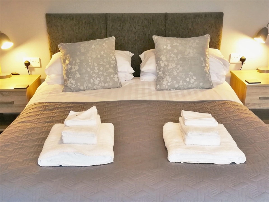 Room 1 - King size bed