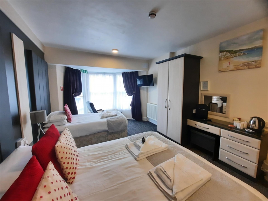1 1/2 floors - Double bed and single bed
