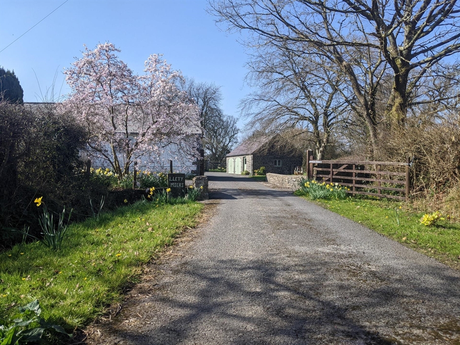 Arriving at Llety Mieri