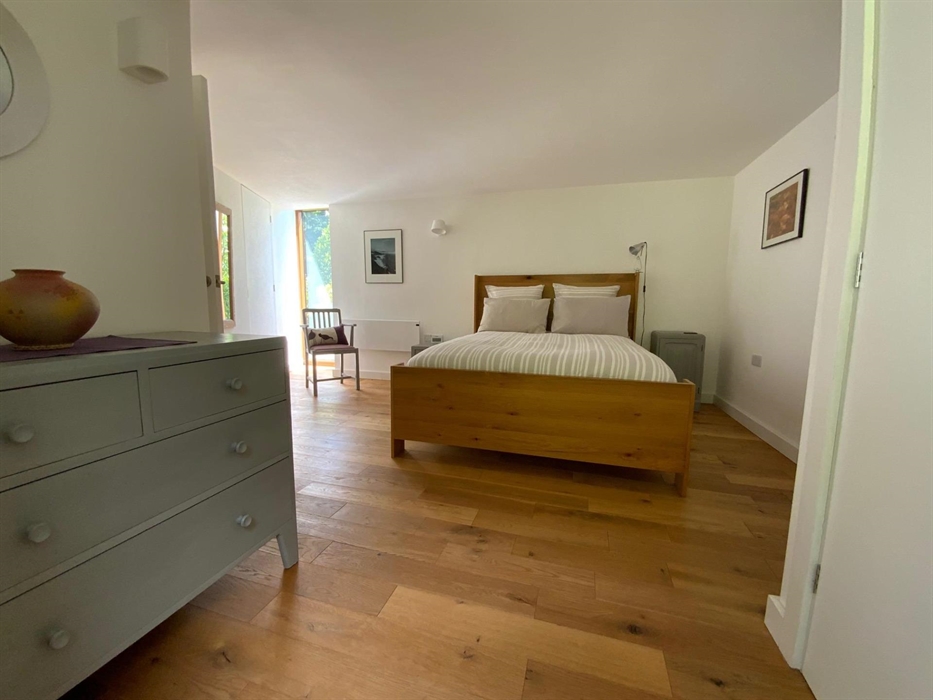 Super comfy bed with Soak and Sleep and Secret Linen bed linens, duvets and pillows ensure the best opportunity for a blissful sleep