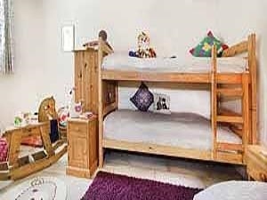 2nd bedroom, Mihangel