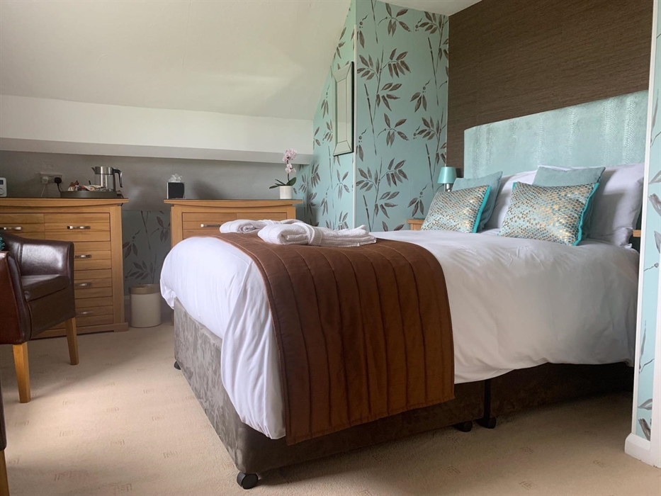 Aquamarine - Double Ensuite - First Floor