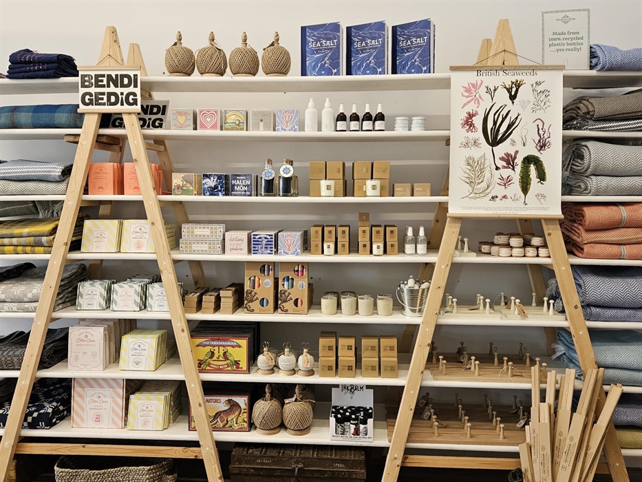 Contemporary giftshop