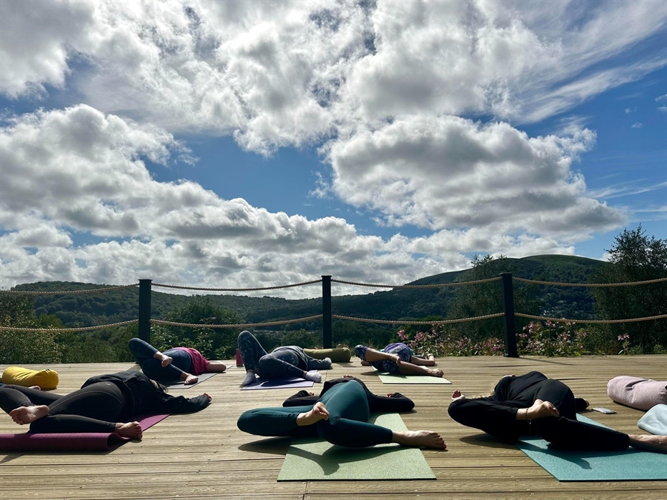 Join us for our cosy, studio based, relaxing retreat experience. Watch the sunset over the Garth Mountains, enjoy great yoga, meet new people, and lea