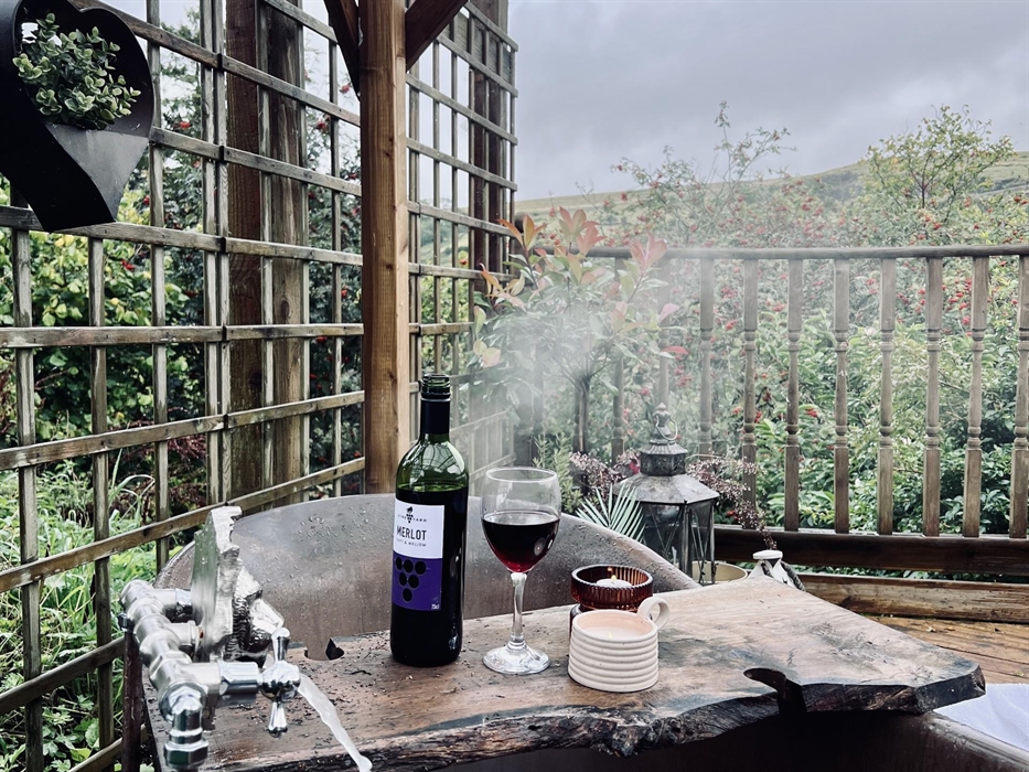 Our outdoor bathtubs are unreal!