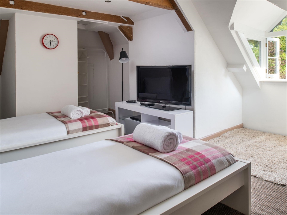 The Cors Country House