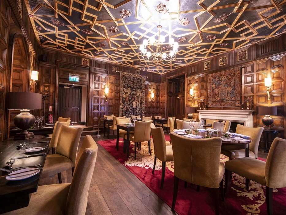 Family friendly British steakhouse.