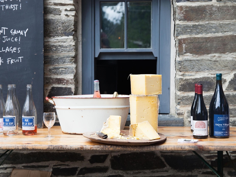 Natural wine tasting outside the Bwthyn pub