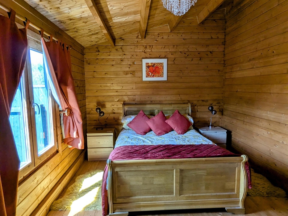 Mam cabin master bedroom