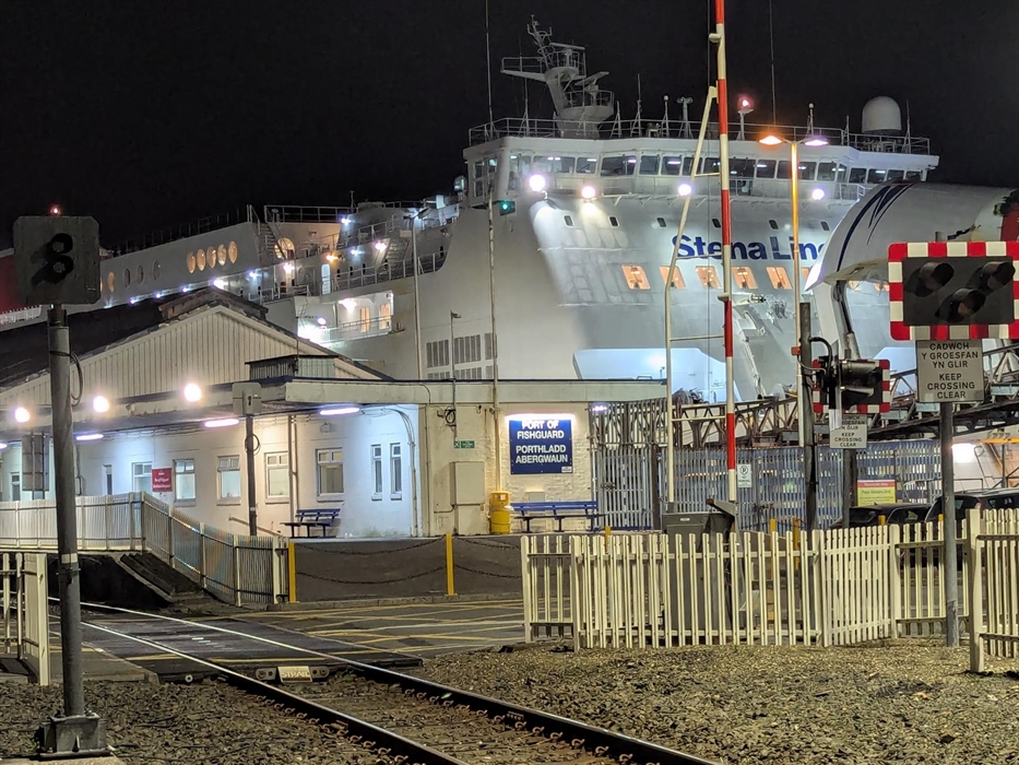 Ivybridge Guesthouse is uniquely positioned to cater to international travellers from the mainland to Southern Ireland. The port of Fishguard to Rossl