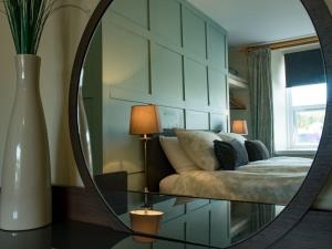 Beautifully decorated King size Bedroom