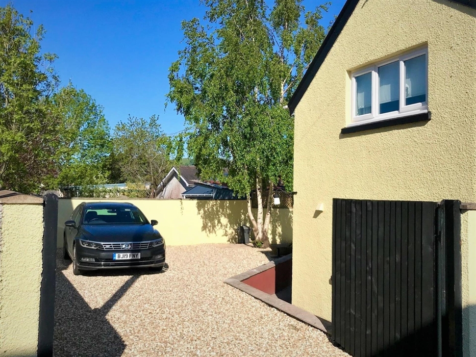 Plenty of room for at least two cars.