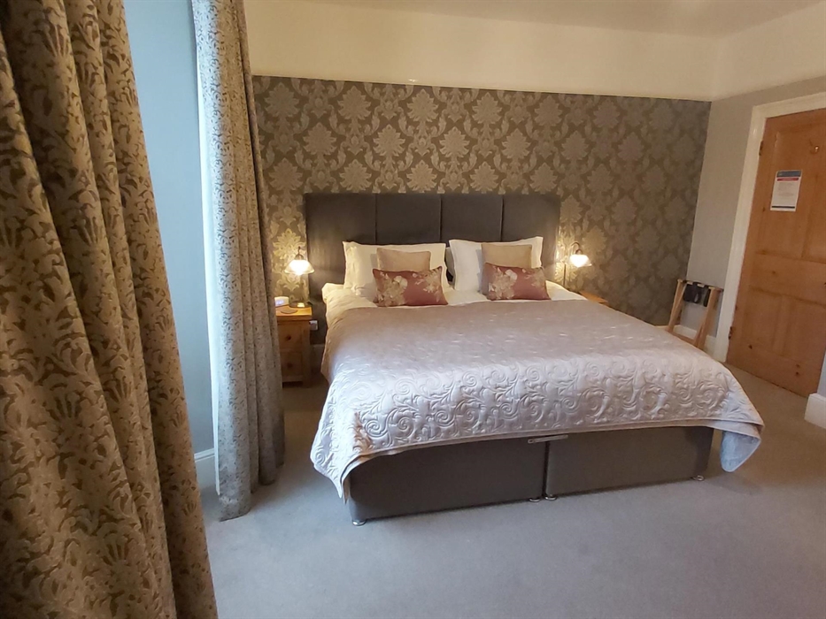 Llys Aeron Bedroom 2 Deluxe King Double or Twin