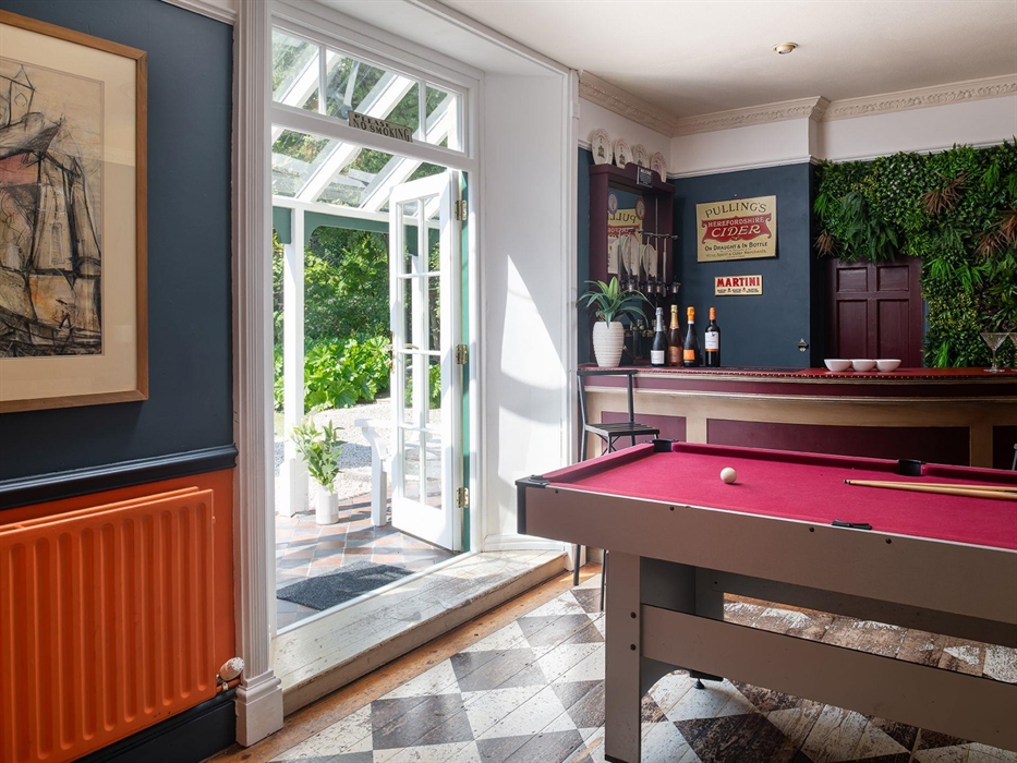 The Cors Country House