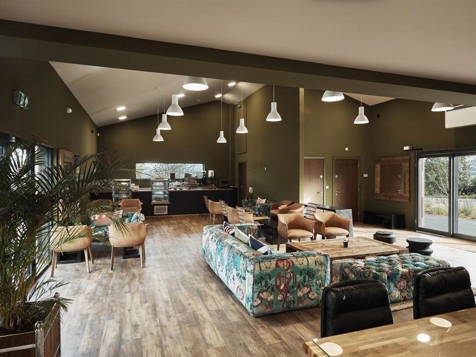 Reception and coffee shop