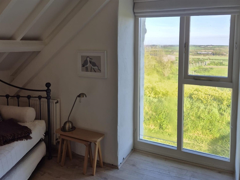 Glowty - Balcony Bedroom 2