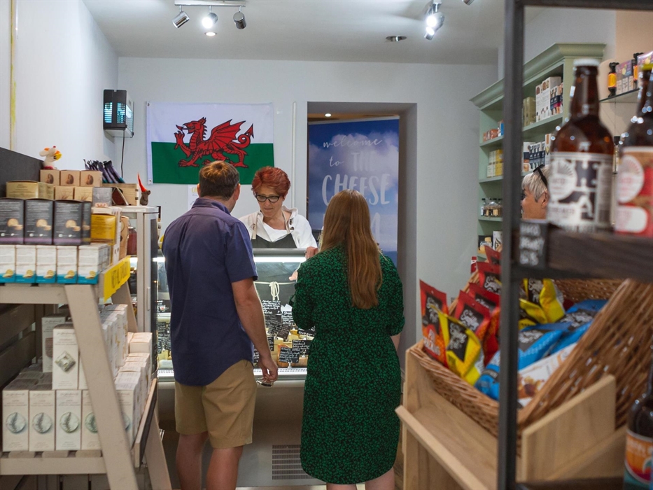 Chosing welsh cheeses on cheese tour