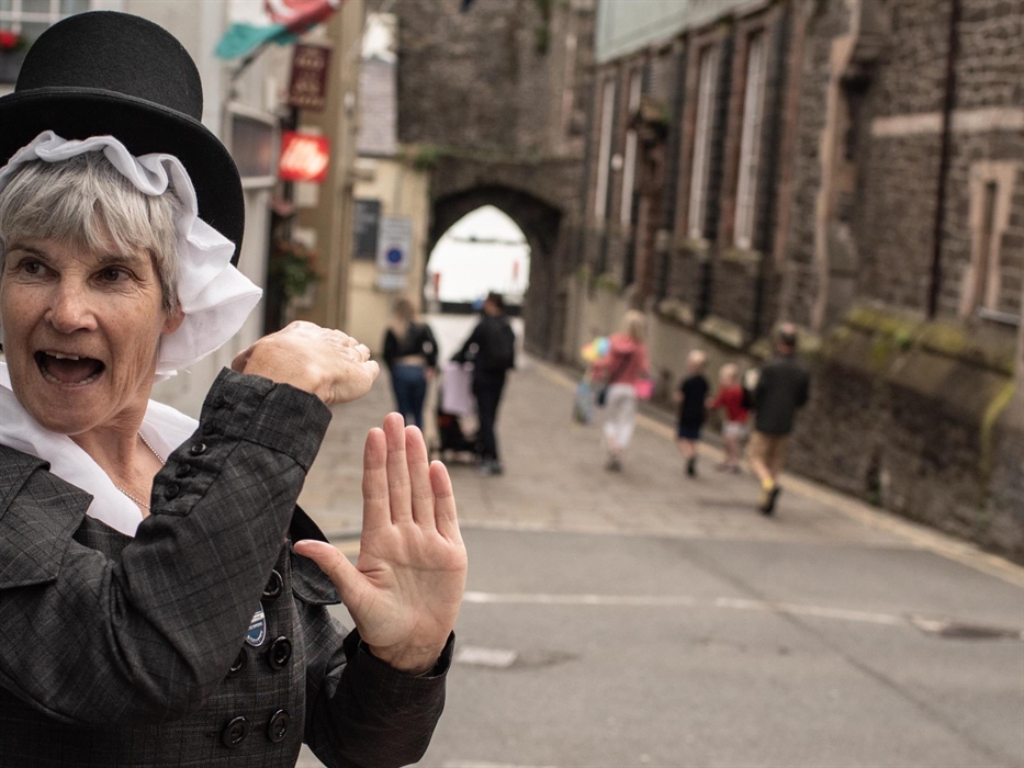 Welsh Lady guide town walk