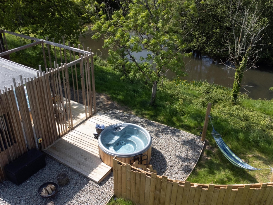 Watch the birds feed from the hot tub or take in the Mountain Views as you unwind