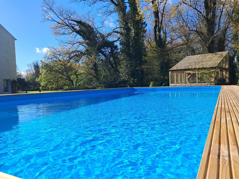 Our outdoor swimming pool is perfect for summer family gatherings, or for those brave souls who like a cold dip in the winter months! It's raised abov