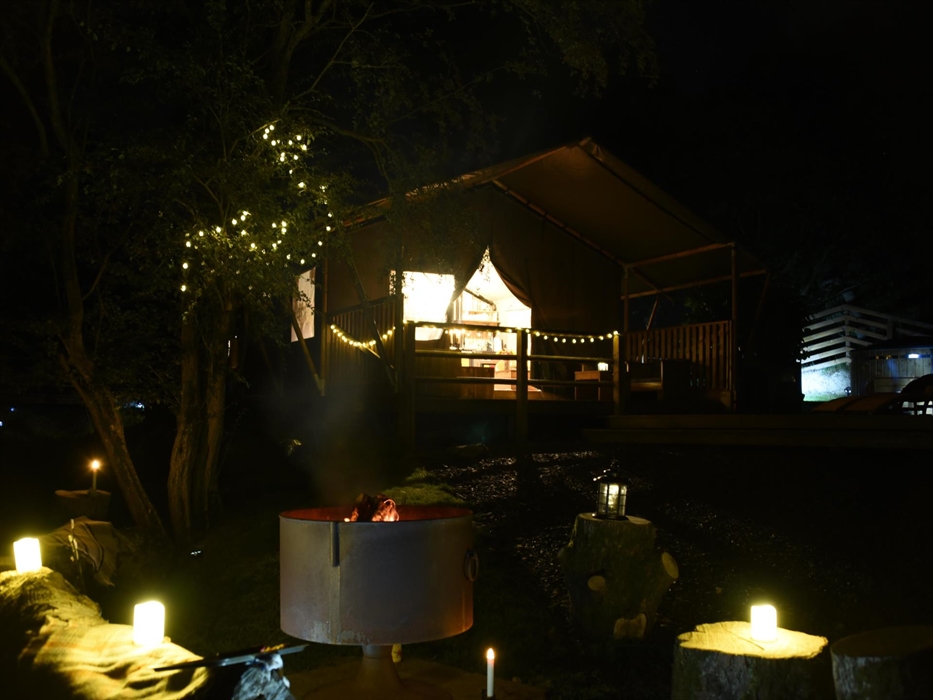 Magical evenings around the camp fire..