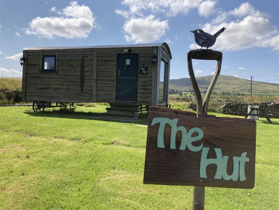 The Hut is located for the perfect view to watch the sun setting over Eryri (Snowdonia) National Park.